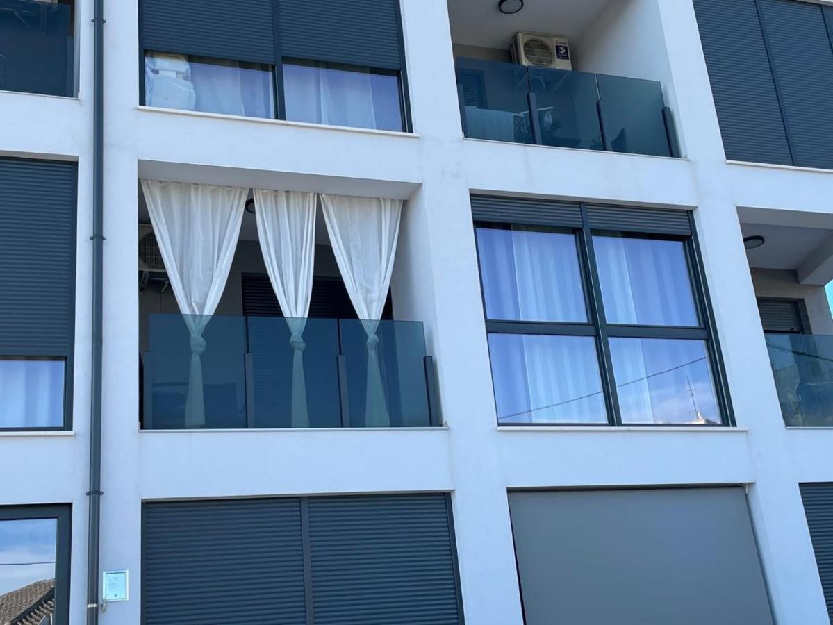PUY Giovanna Apartment With Terrace And Free Parking מראה חיצוני תמונה